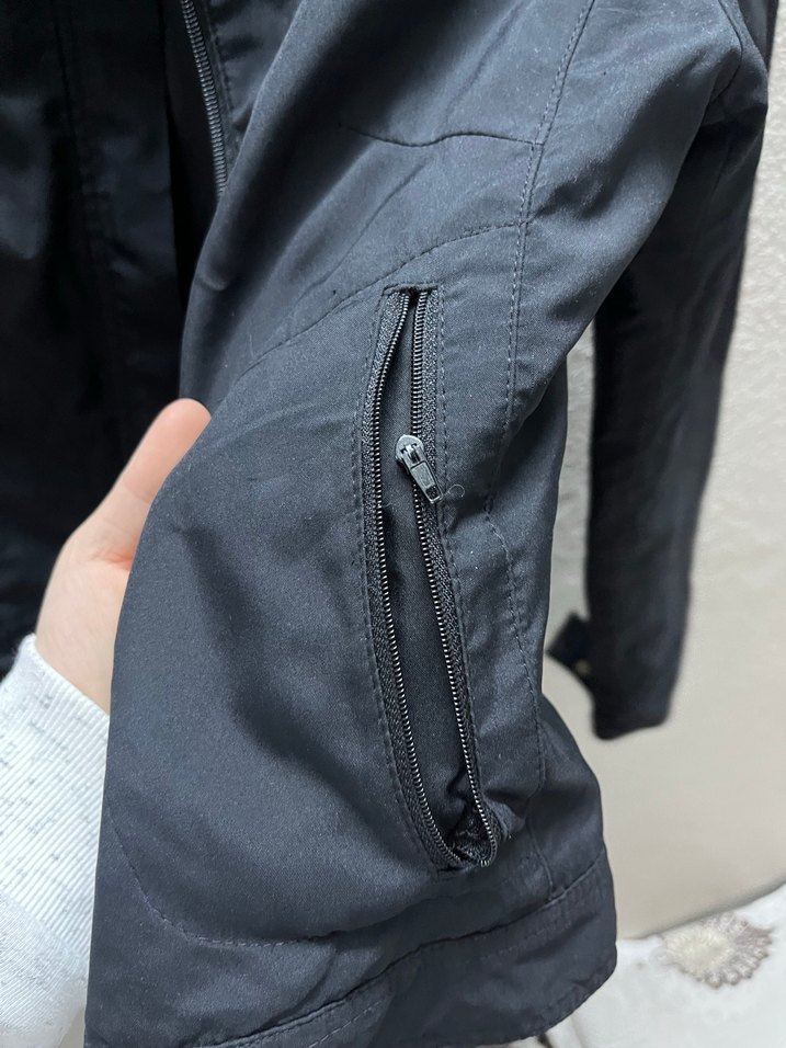 Siyah fermuarlı ceket - Görsel 5