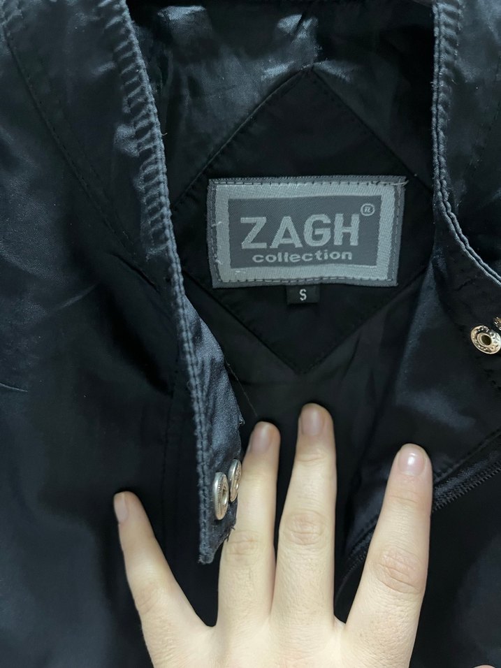 Siyah fermuarlı ceket - Görsel 4