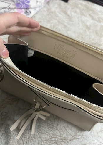 Bej Deri Püsküllü Kadın Çanta - Görsel 2