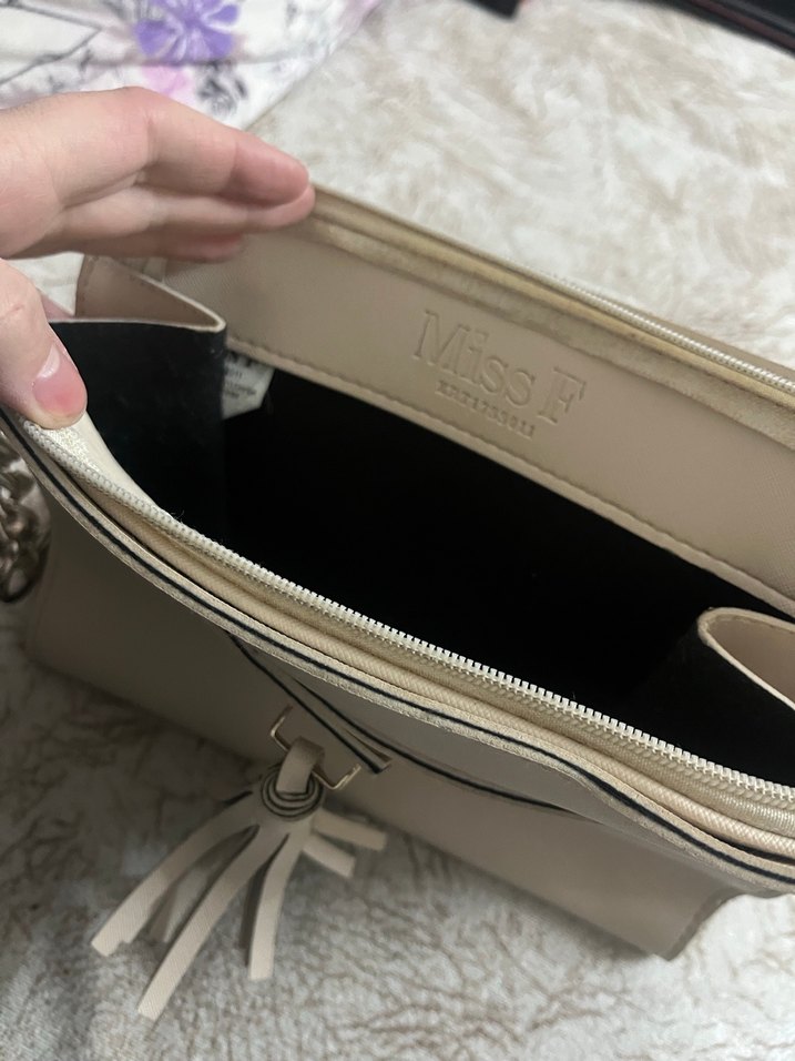 Bej Deri Püsküllü Kadın Çanta - Görsel 2