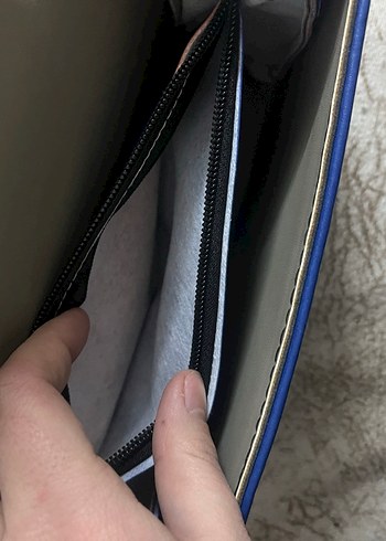 Mavi Zincir Detaylı Kadın Guess Çanta - Görsel 5