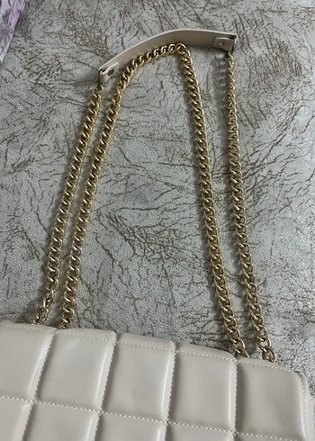 Zincir Detaylı Krem Deri Kadın Çanta - Görsel 3