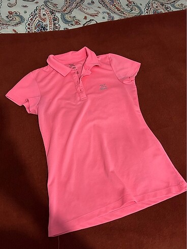 Pembe sporcu bluzu