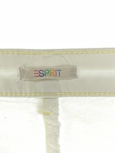 42 Beden beyaz Renk Esprit Mini Şort %70 İndirimli.