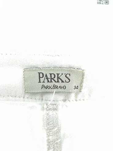34 Beden beyaz Renk Park Bravo Kısa Pantolon %70 İndirimli.