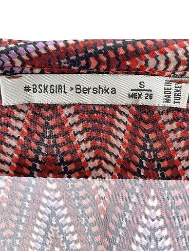 xs Beden çeşitli Renk Bershka Bluz %70 İndirimli.