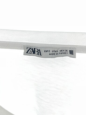 s Beden beyaz Renk Zara T-shirt %70 İndirimli.