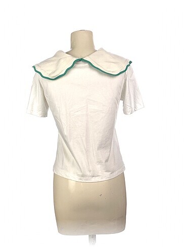 m Beden Zara T-shirt %70 İndirimli.