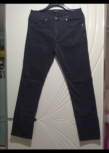 Hugo Boss Koyu Lacivert Dar Kesim Denim Jean