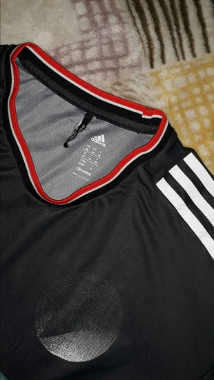 Adidas çok temiz