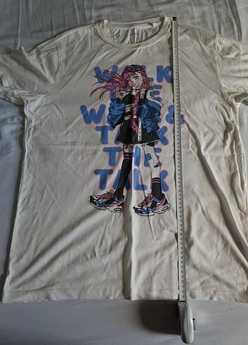 l Beden beyaz Renk Bershka anime t-shirt