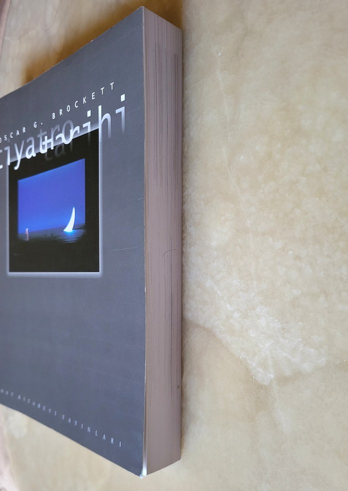 Oscar G. Brockett - Tiyatro Tarihi Kitabı - Görsel 2