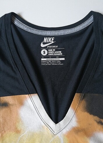 Nike Derin V Yaka Slim Fit Tshirt  - Görsel 3