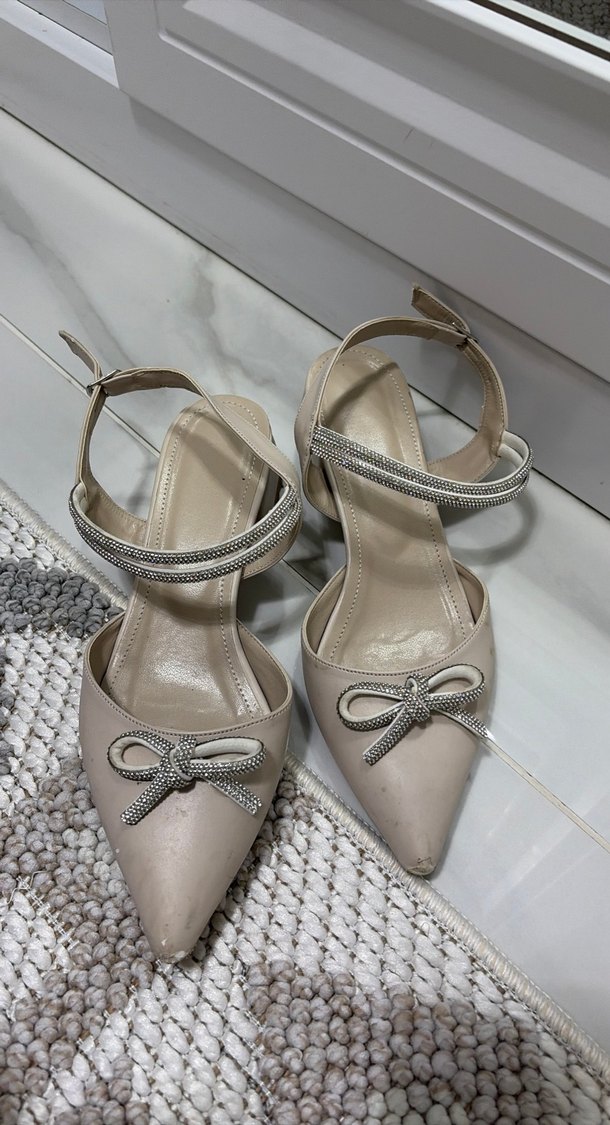 Bej Fiyonklu Modern Klasik Topuklu Kadın Ayakkabı - Görsel 3