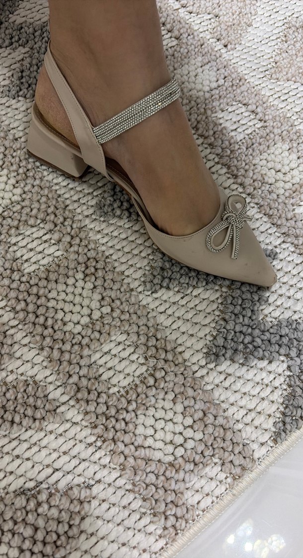 Bej Fiyonklu Modern Klasik Topuklu Kadın Ayakkabı - Görsel 4