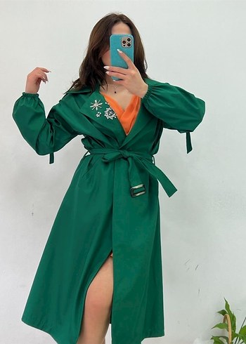 Yeşil Nakışlı Uzun Kadın Kaban - Görsel 4