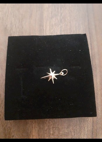  Beden Altın Yıldız Figürlü Minimalist Kolye Ucu