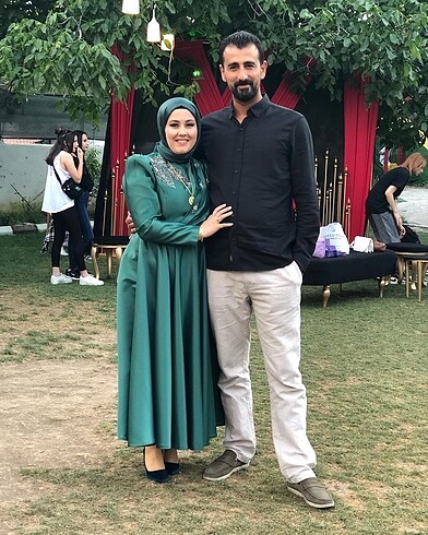 Kardeşimin kınasında giydim