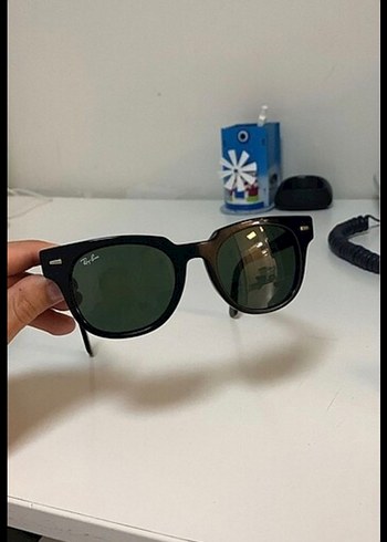 Ray-Ban Kadın Siyah Klasik Güneş Gözlüğü