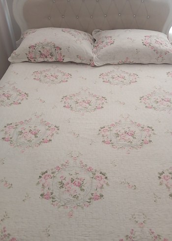 Pastel Çiçek Desenli Beyaz Yatak Örtüsü - Görsel 7
