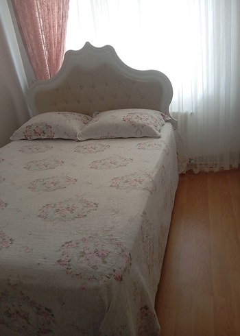 Pastel Çiçek Desenli Beyaz Yatak Örtüsü - Görsel 8