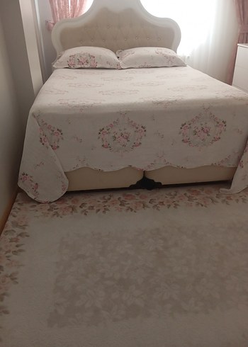 Pastel Çiçek Desenli Beyaz Yatak Örtüsü - Görsel 4