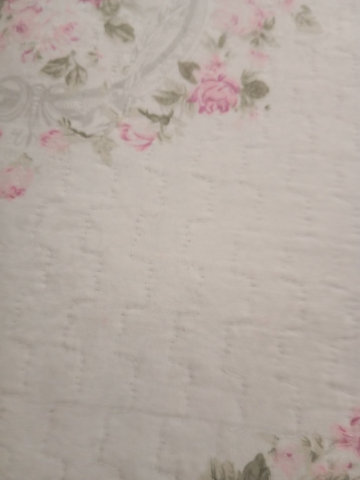 Pastel Çiçek Desenli Beyaz Yatak Örtüsü - Görsel 2