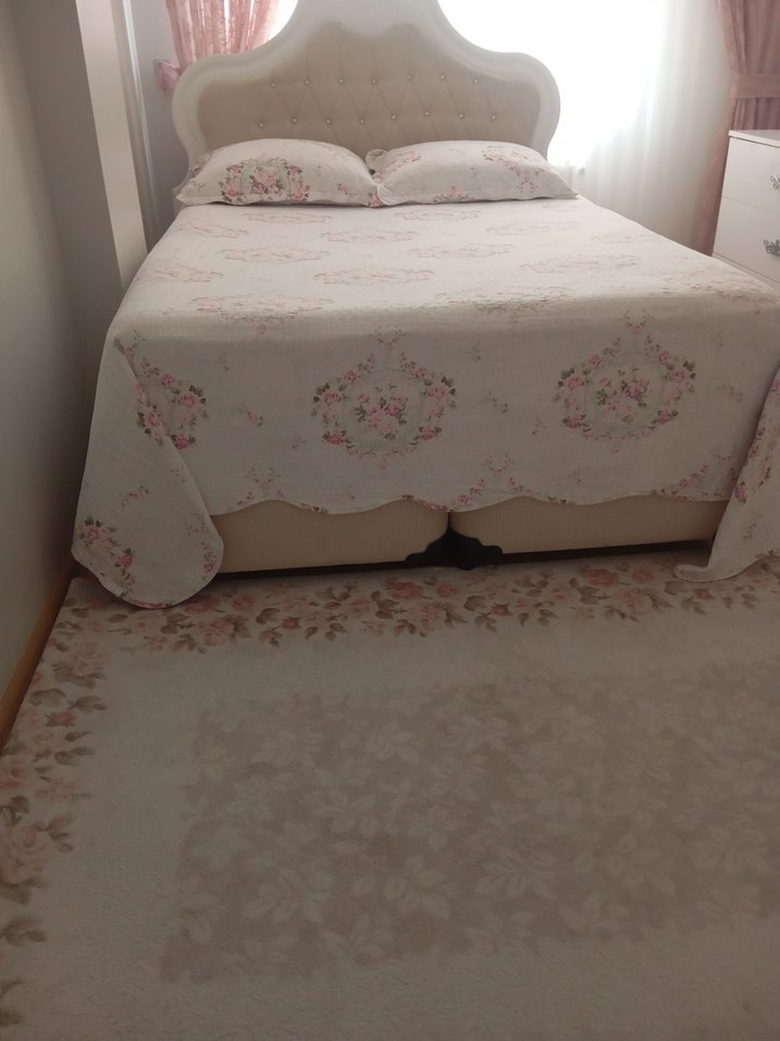 Pastel Çiçek Desenli Beyaz Yatak Örtüsü - Görsel 4