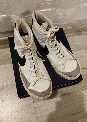 Nike Beyaz Siyah Nike Spor Ayakkabı