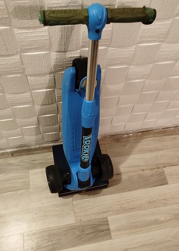 Çocuklar için Mavi Scooter