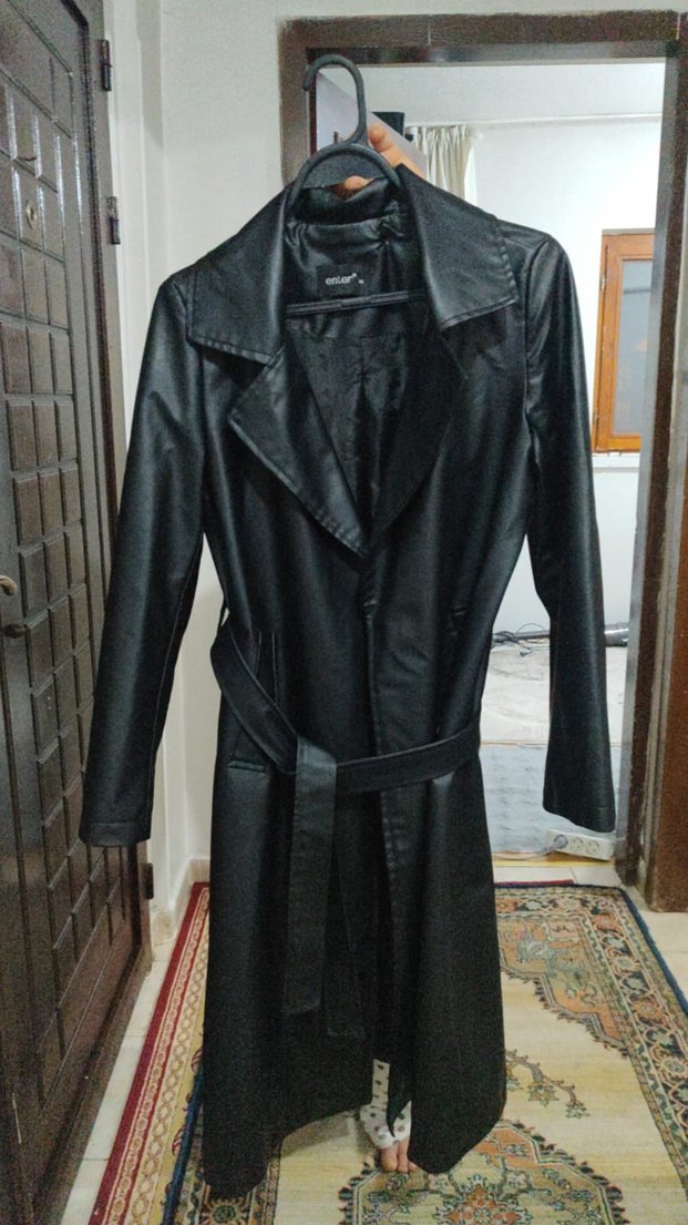 Kadın Siyah Deri Kemerli Uzun Kaban - Görsel 2