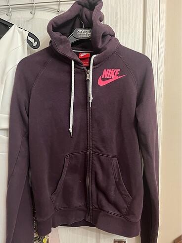 s Beden Nike hırka