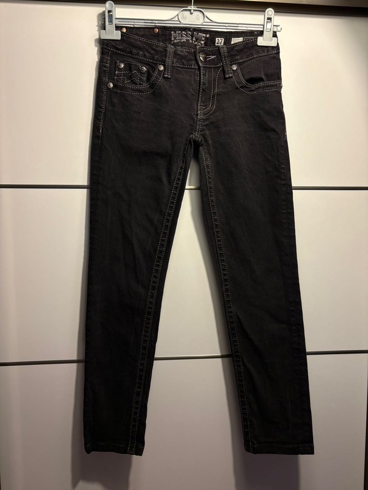 Koyu Siyah Dar Kesim Jean — görsel 2/9