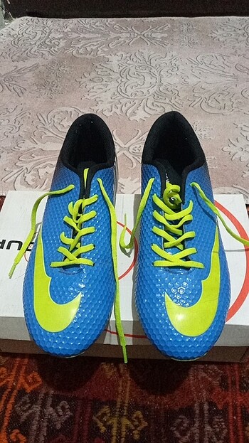 (Amerikanfutbolu) 1 sezon giyildi. 39 numaralı 