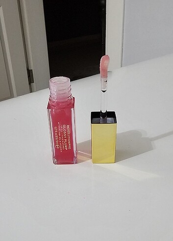 Revolution Pro Glossy Plump Lip Oil