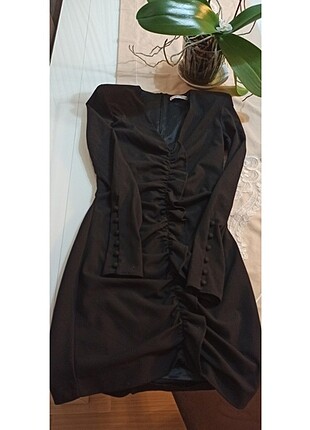 mango vatkali büzgülü mini siyah elbise