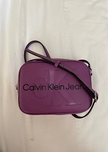 CALVIN KLEIN JEANS ÇANTA