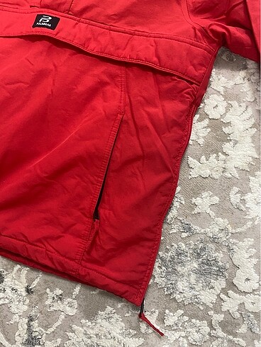 Pull and Bear Pull and bear kanguru mont