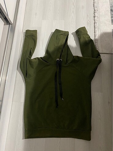 sweatshirt