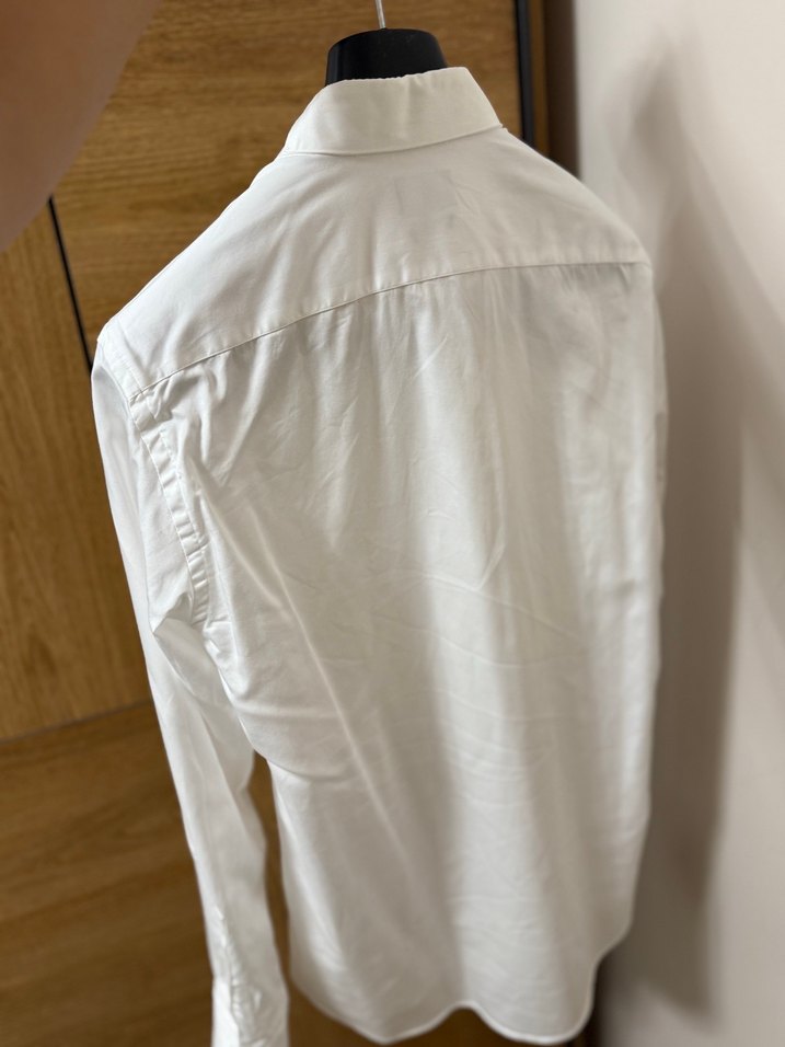 Beyaz damatlık gömlek - Görsel 3