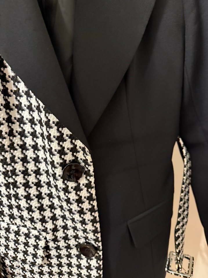 Düğmeli Siyah Desenli Midi Kadın Blazer - Görsel 4