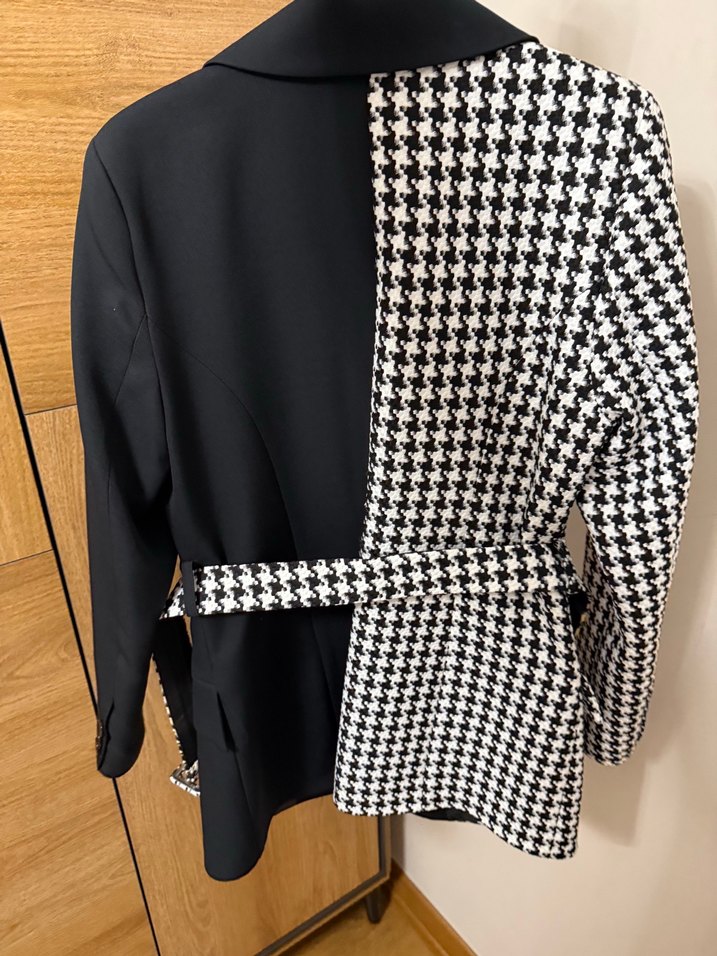 Düğmeli Siyah Desenli Midi Kadın Blazer - Görsel 3