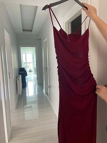m Beden Yırtmaç detaylı abiye elbise