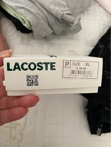 s/m Beden siyah Renk Lacoste orjinal sıfır kutusunda boxer