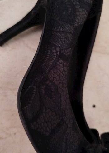 Kürk Detaylı Siyah Stiletto Topuklu Kadın Ayakkabı - Görsel 2