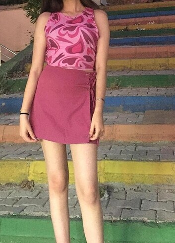 Desenli pembe crop