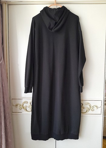 LC Waikiki Siyah Kapüşonlu Uzun Salaş Elbise