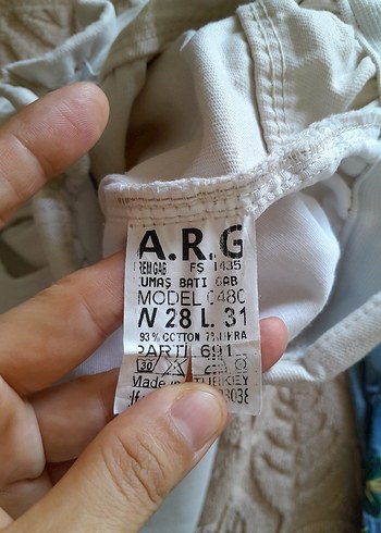30 Beden beyaz Renk çok şık pantolon