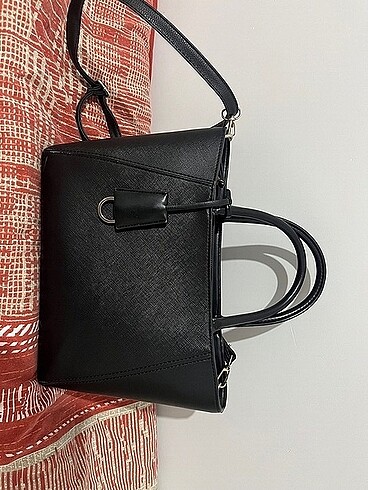 Zara askılı çanta