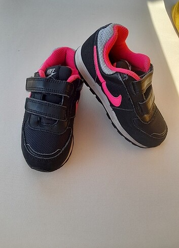 Nike spor ayakkabı 26 numara